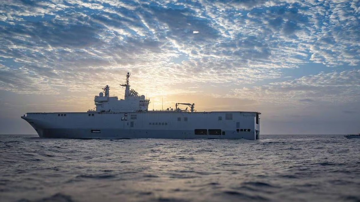 [ 🇫🇷 FRANCE  ]

🔸 Les trois porte-hélicoptères amphibies de la Marine nationale vont être équipés d’un nouveau système de navigation développé par Thales et CS Group.

Il utilise la centrale inertielle TopAxyz et le calculateur NDDS pour calculer la position, la vitesse et le