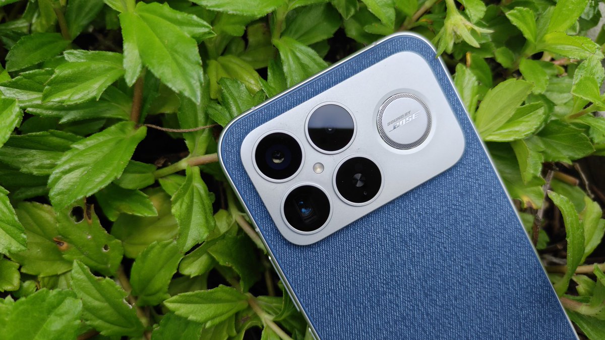 nirmaltv's tweet image. Poco F8 Ultra is launching today! The Denim Blue color looks very nice especially the camera decor and the Bose speaker! 
#PocoF8Ultra #PocoIndia #Poco