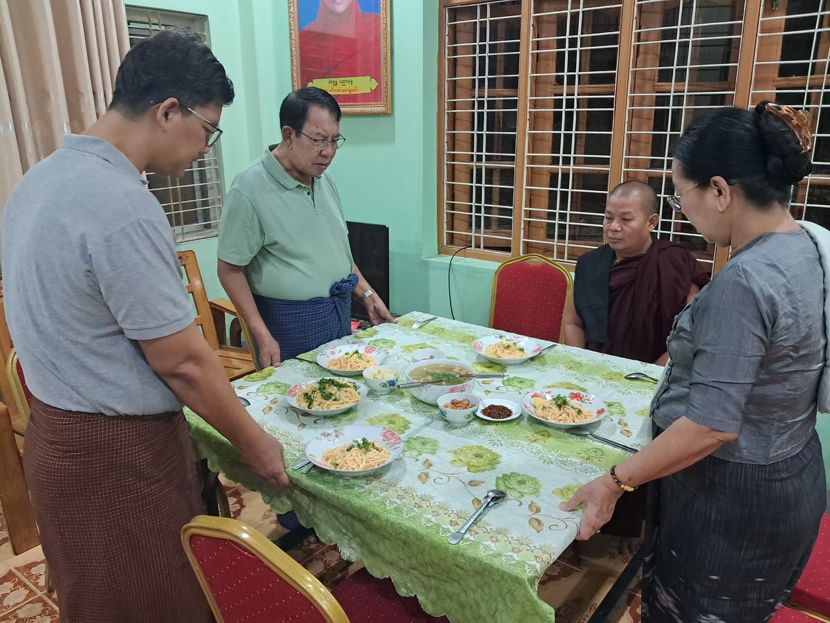 AshinThunanda's tweet photo. In Yangon https://t.co/zDY9hIgbKg
