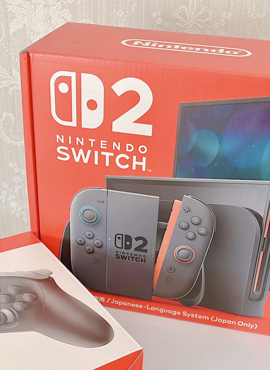 floral_p's tweet image. 🫢早めの🎅🏻サンタさん🎁
ちょこちょこ入荷してるみたいだから週末に行ったんだけど、Switch2ですよね？って店員さんに即バレした🤣

アプリや認証やら手続きがちょっと大変な位に転売対策してありますね
⟆͟ ͠ ‧͟   ݀𑁤=͟͟͞͞◓✨⟆͟ ͠ ‧͟   ݀𑁤🌱

#Switch2