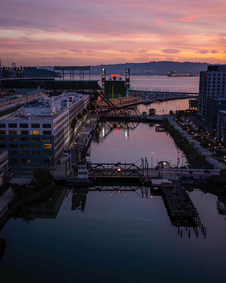 Oracle Park wishes you a Happy Thanksgiving 🦃

📸 marcus_aureliuz/IG