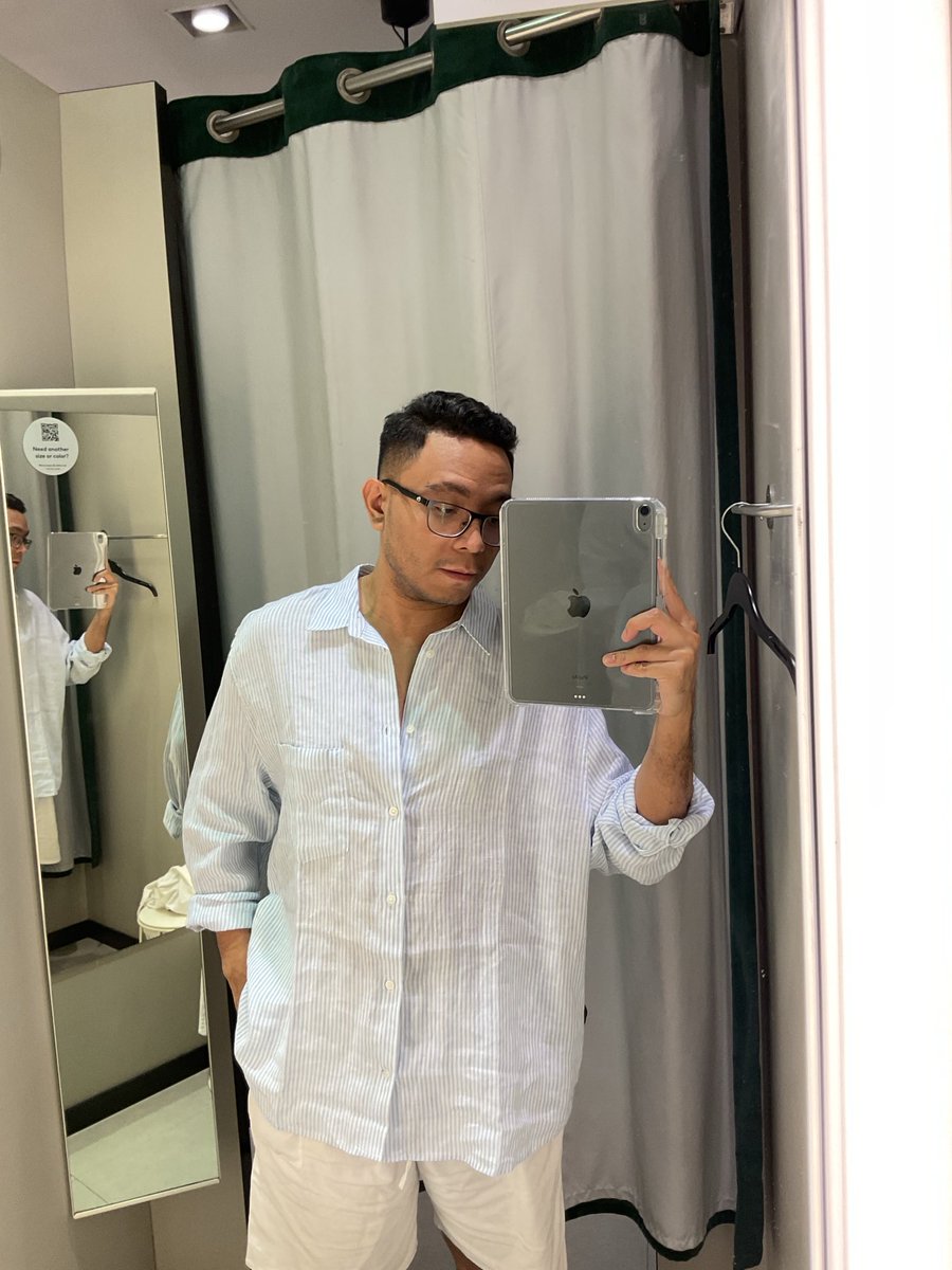 dripbumble's tweet image. an #iPad kid detected 🤷🏻‍♂️