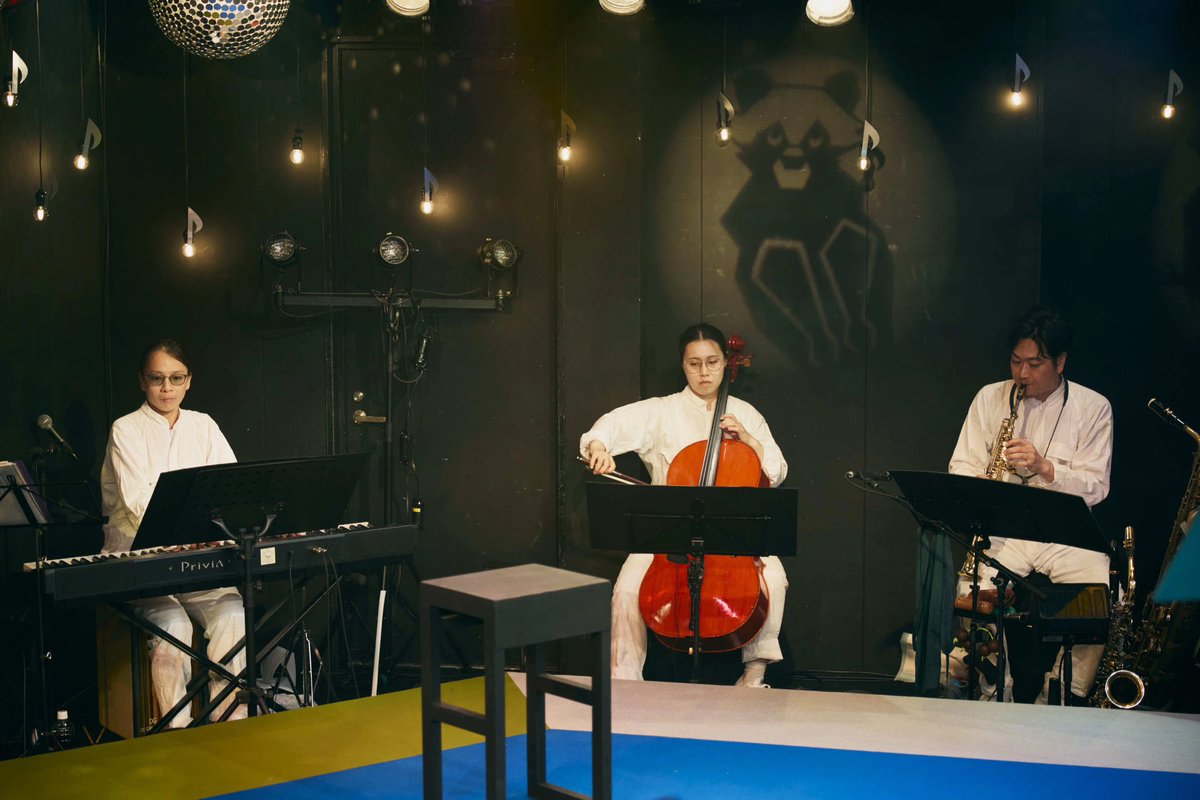 おかしかったら声出して笑えばいいさ！
こどもからおとなまで、皆で愉しめるのがPANCETTAの世界🌏だと思うんだ。
声と身体の使い方、楽器としての身体表現🎻舞台灯りと生演奏が、さらに世界を膨らます"Gouche"  
一緒に観に行こう！
pancettapancetta.com/gouche
#秋の大文化祭