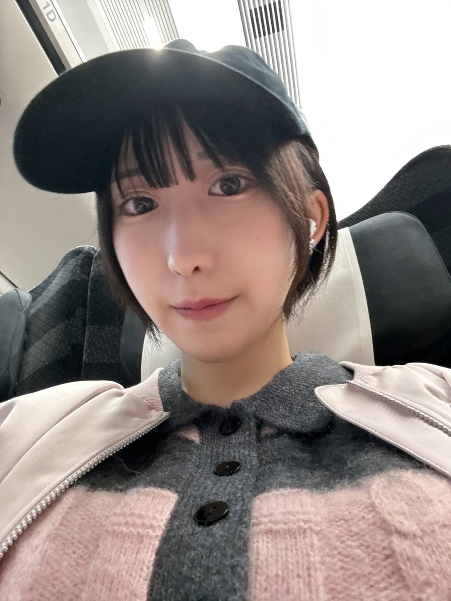 dad_coco__'s tweet image. 堂々と自撮り出来ないから控えめに🧦
埃は見逃してください(｡-_-｡)