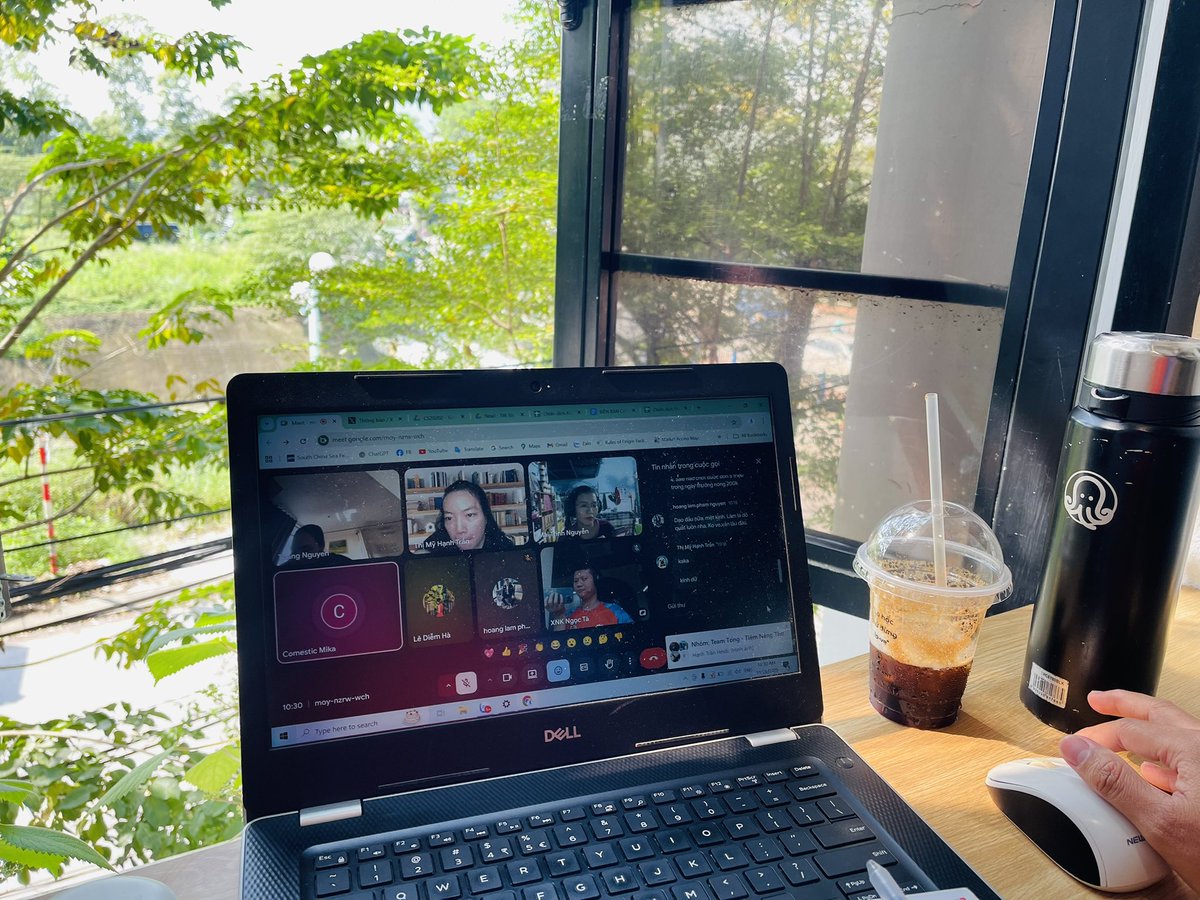 VoNgocTa's tweet photo. Gòi xong, mấy bà chuỵ áp KPI 500 set/người gồng lên chạy tụt quần 😁
Ưu tiên nông sản cạnh tranh các gói quà truyền thống làm sao cho hiệu quả, mn góp ý cho em với, huhu.
P/s: làm ly cafe chill chill gòi chạy.
#TeamNangTho #Noel #Tet #QuaTet https://t.co/UIHmJHa8rd