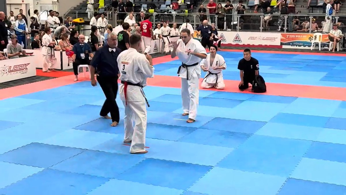 RineD1987's tweet image. ワールドカップの結果、初戦敗退でした…。かなり強い相手でしたが、全力を尽くして戦ったつもりです。最後の試合にするつもりだっただけに悔しいですが、後輩たちが頑張って良い結果を出してくれたので、彼らを誇りに思っています！さて、ゲーム制作の続きにとりかかるぞ！
youtube.com/watch?v=YbX1i2…