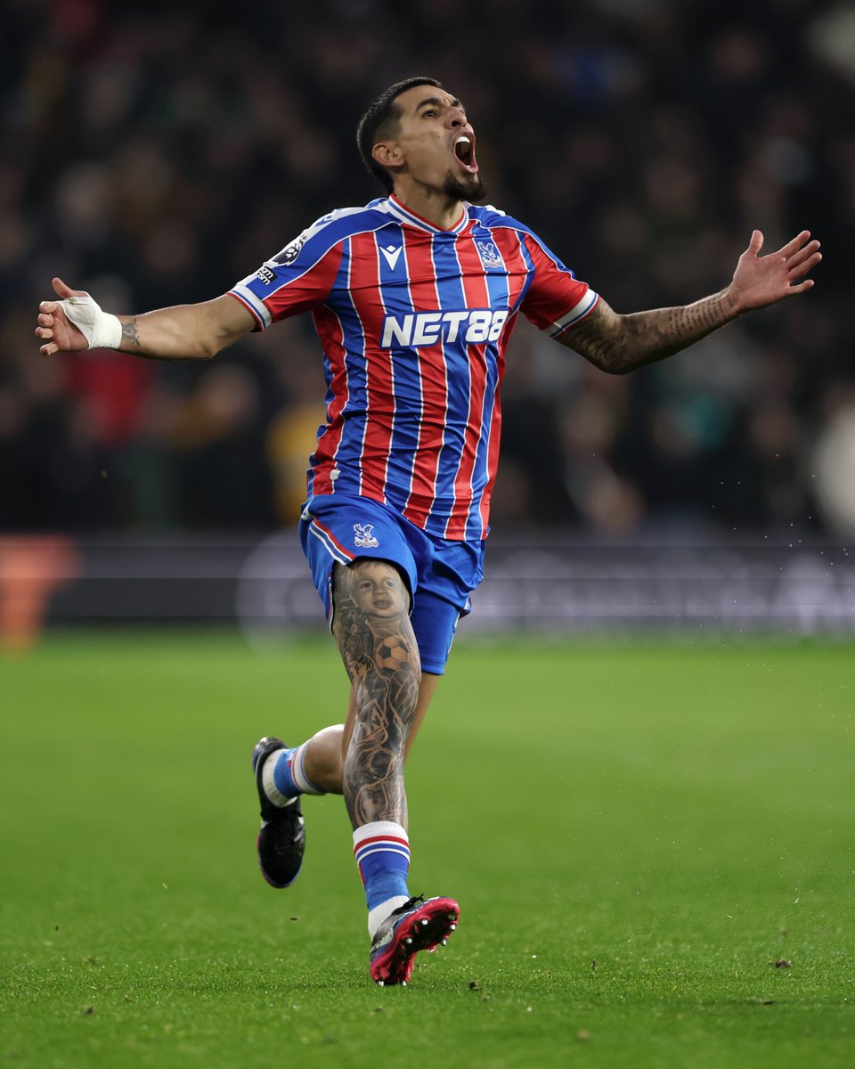 By now your SuperCoach EPL team is probably stacked with premiums. So do you really need to trade this week? 

BUY, HOLD, SELL: bit.ly/48km3to