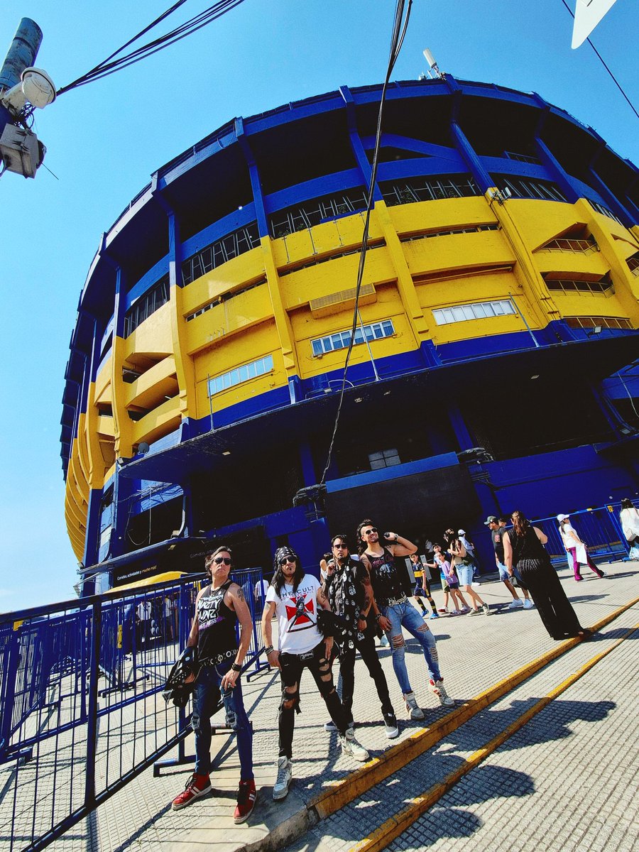 De nuestro viaje a Buenos Aires, Argentina donde dimos 2 shows que estuvieron geniales! Gracias a todos 🇦🇷
#labombonera #tourband #HardRock