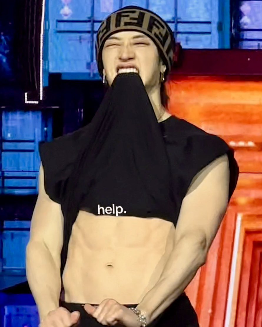 suho_jinyoung's tweet image. this genre of bang chan pics 🥴