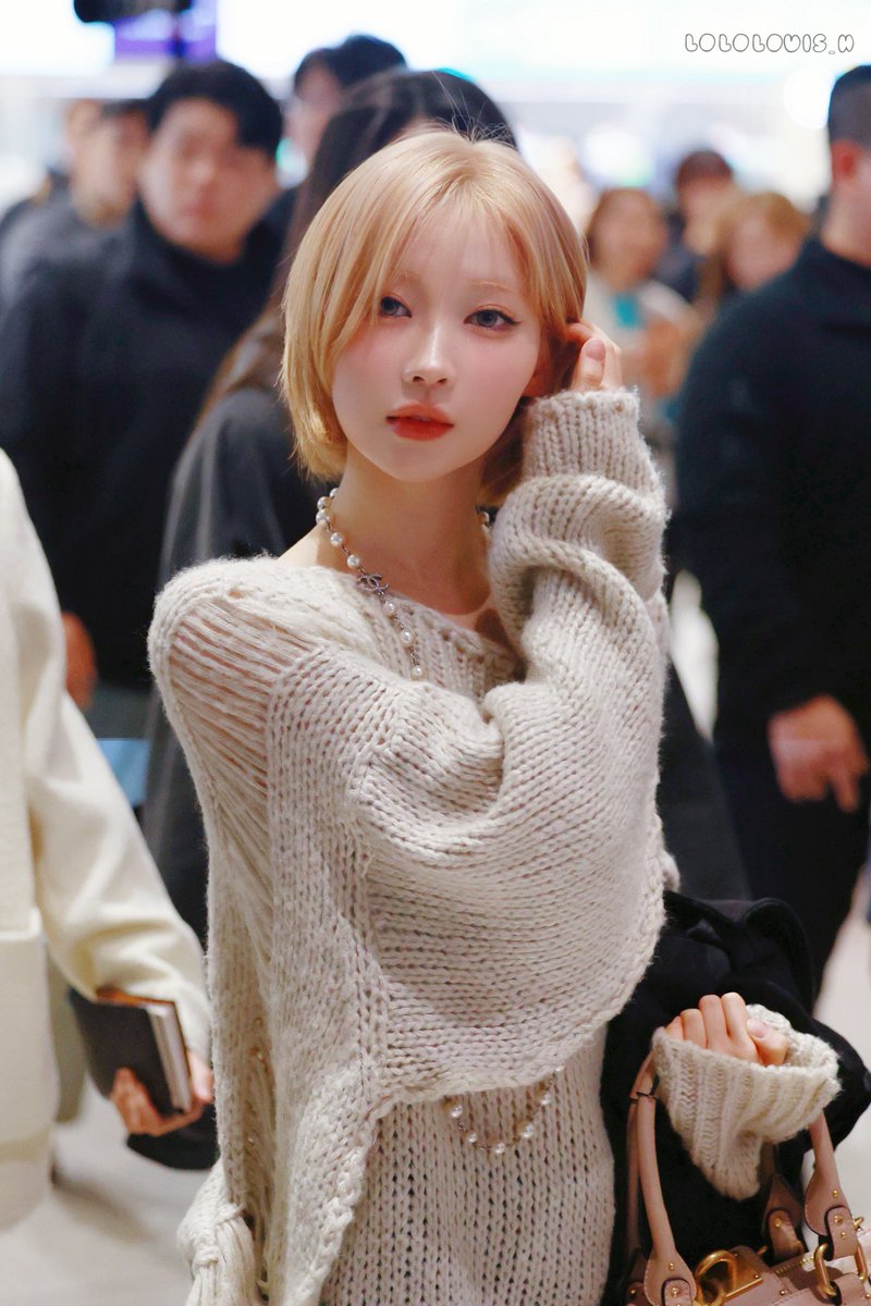 lololouis_h tweet media