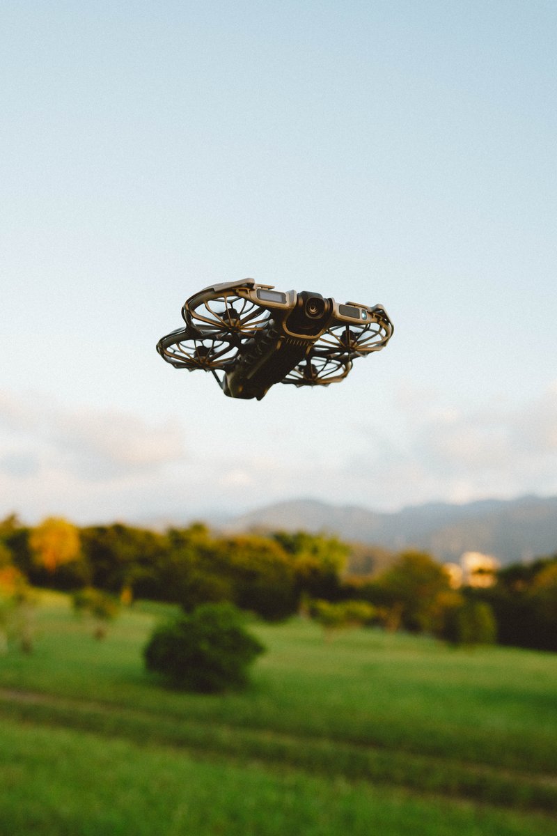 DJIGlobal's tweet image. How often does a tiny drone make you want to fly? ✈️😎

Neo 2 is light, easy to launch, and tracks you with gesture and Active Track. 4K captures every detail, with propeller guards for safe flying.

Small drone, big personality.

🎬: alan__tw