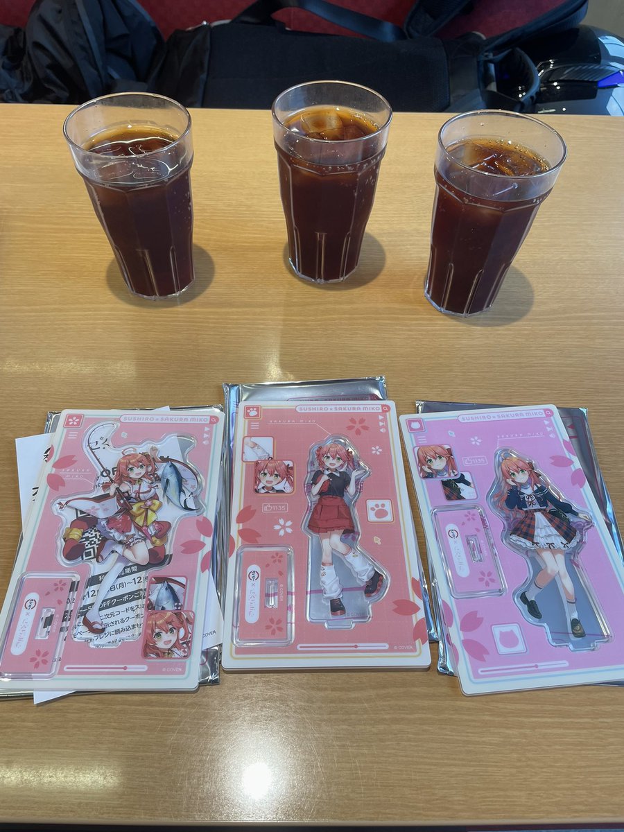 Force_8_'s tweet photo. ドリンクコラボコンプリート！
今回のコラボは全部コンプリートできて良かった！
コラボ皿欲しいけど財産が…
 #スシローさくらみこコラボ https://t.co/iWbflEglsE