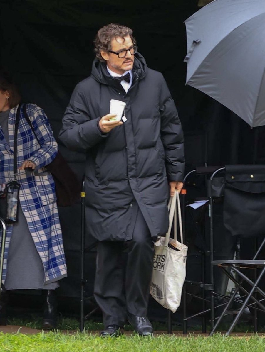 honeyedpascal's tweet image. i need him to do vogue what’s in my bag he would so eat that up