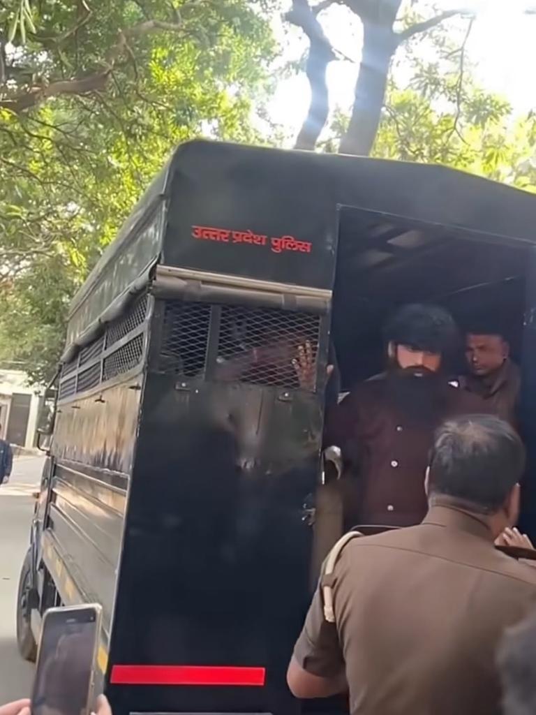 Jatassociation's tweet image. धार्मिक मुद्दों के लिए जेल जाना भी गर्व की बात है |

संपूर्ण हिंदू समाज दक्ष चौधरी और अभिषेक ठाकुर के साथ है |