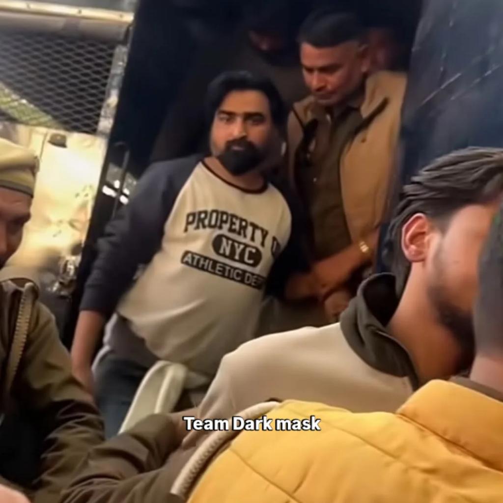 Jatassociation's tweet image. धार्मिक मुद्दों के लिए जेल जाना भी गर्व की बात है |

संपूर्ण हिंदू समाज दक्ष चौधरी और अभिषेक ठाकुर के साथ है |