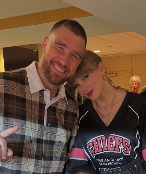 venusopalite13's tweet image. estou amando as fotos deles depois dos jogos continuem ✊🏻