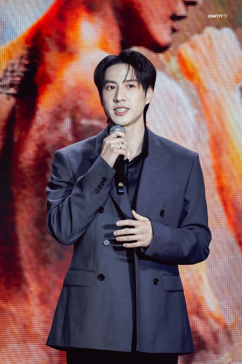 ไบ๊ๆ เจื้อยแจ้วบนเวทีใหญ่.. 🥹 /ยินดีกับการเดินทางครั้งใหม่ และขอให้มีคนเอ็นดูเยอะๆเลยน้าาา ~

✦. ̽｡꒰ <a href="/brightrpp_/">Bright Rapheephong</a> ꒱°𓂂⋆♡  
#brightrpp #SOLBright 
#GMMTV2026