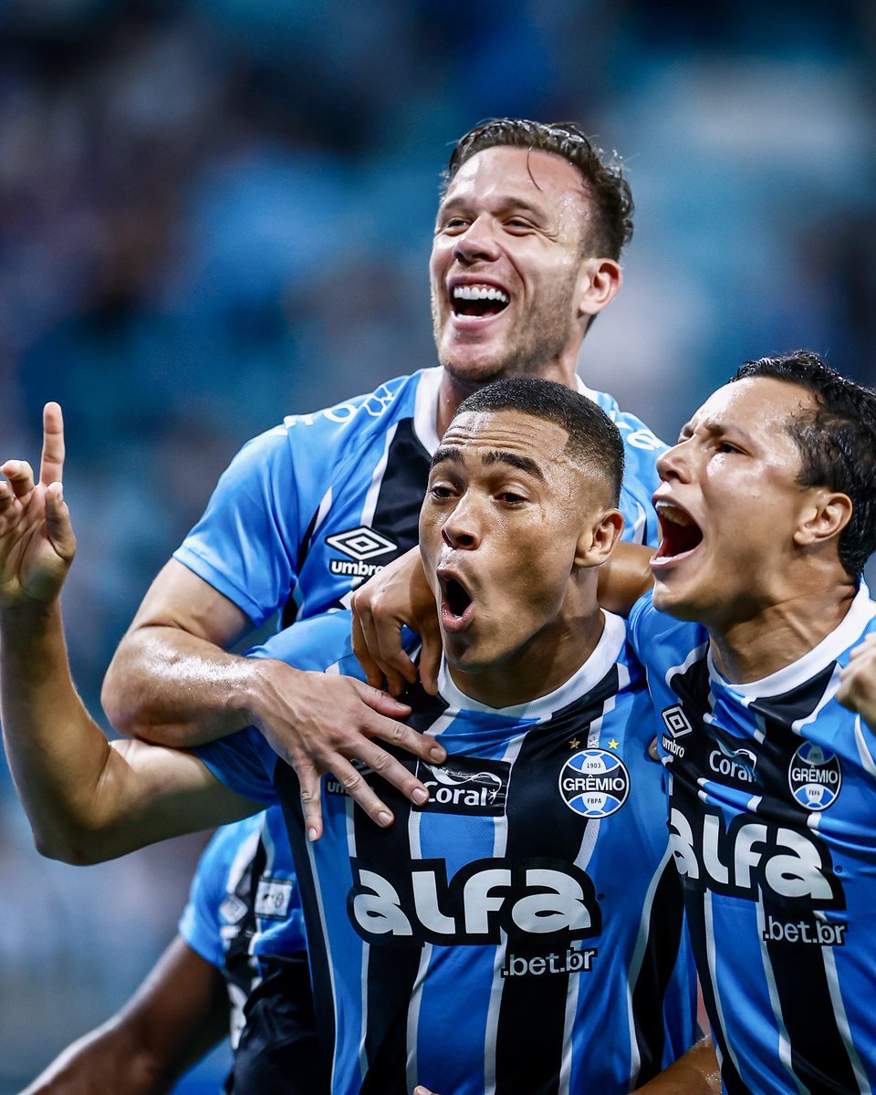 arthurhromelo's tweet image. Vitória merecida demais. Entrega, luta e recompensa pelos três pontos. Grupo unido. Vamos todos juntos até o final! 🔒