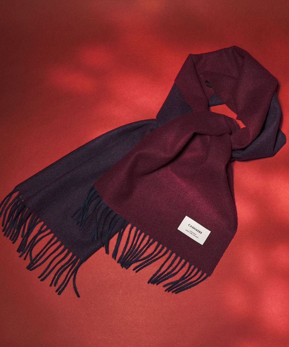 毎年ギフトでも大好評！／ 冬の装いに“特別感”を添える #グリーン