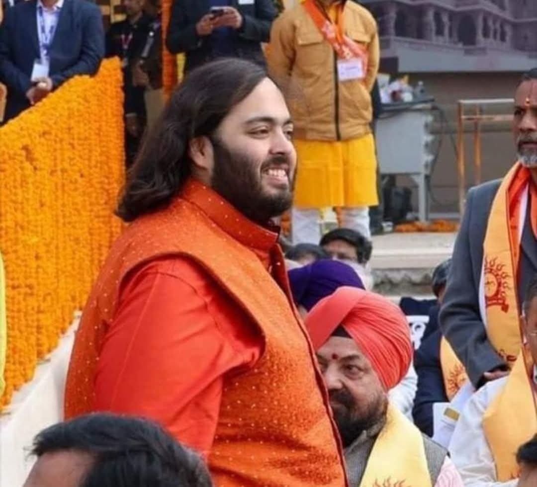 मुकेश अंबानी के इस लड़के के विवाह में इसका खूब मजाक उड़ाया गया लेकिन अयोध्या प्राणप्रतिष्ठा में जब पत्रकार ने इससे पूछ की अयोध्या प्राण प्रतिष्ठा में शामिल होकर कैसा महसूस कर रहे हो

तब मुकेश अंबानी का यह लड़का बोलता है मेरे पूर्व जन्मों के कोई पुण्य होंगे तब जाकर प्रभु राम जी के