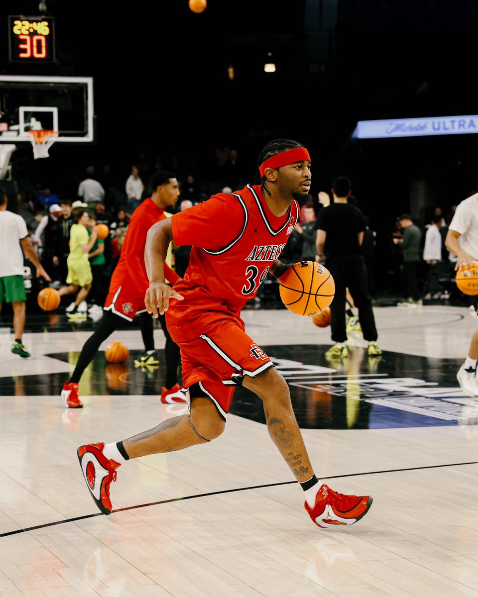 mesa_aztecs's tweet image. all red tonight.

#GoAztecs