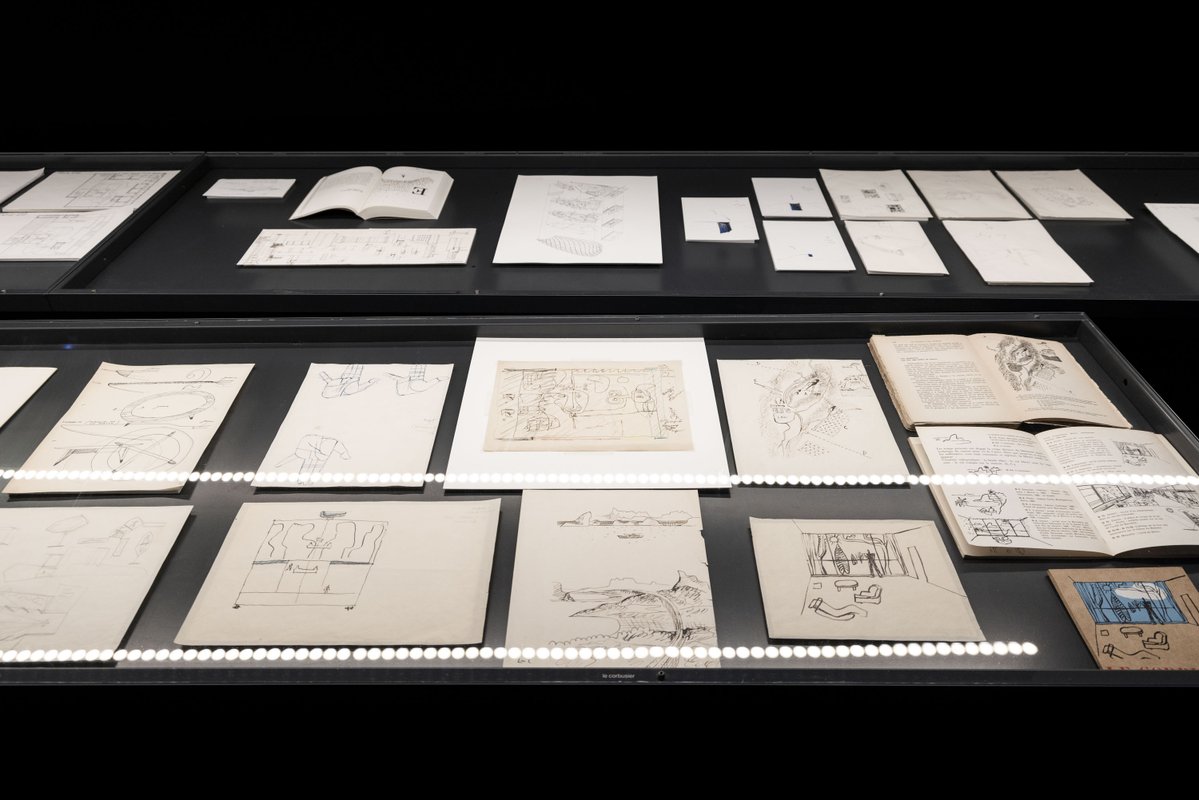 CulturaVLL_'s tweet image. ¡Si te apasiona la arquitectura, esto te interesa! 🤩

La expo del @PatioHerreriano &apos;Dibujos de Arquitecturas&apos; recoge los apuntes, bocetos y esbozos de diversos arquitectos sobre múltiples y reconocidas construcciones ✏️🏠

ℹ️+INFO en museoph.org/exposicion/dib…