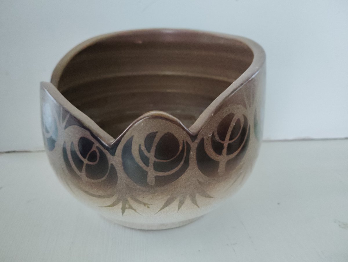 AtticSquid's tweet photo. Studio Art Sienna Vintage Poole Pottery.
Come browse in The Squid's Attic for thoughtful, beautiful, unique gifts, for Christmas, &amp; for yourself. https://t.co/HL4u7HD4iP