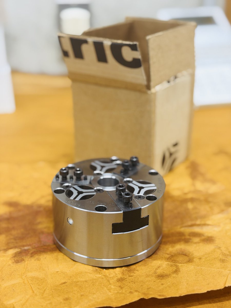 DynamicToolsDT's tweet image. 海外製品は航空・海上輸送の途中で、ダメージを受けるリスクがあります。
海外製品且つ精密製品を多く取り扱うダイナミックツールでは入荷時に一度開梱し、製品に傷や不具合がないかをチェックしております。

弊社取扱いの高機能な製品を、お客様にベストな状態でお使いいただくため。

#microcentric