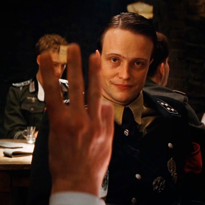 Когда разговариваешь с человеком, а он рассказывает тебе про Пы́шму, Ре́вду или Сы́серть.

В голове сразу: «Как ж ты такой несмышлёныш за пределы МКАДа выбрался»