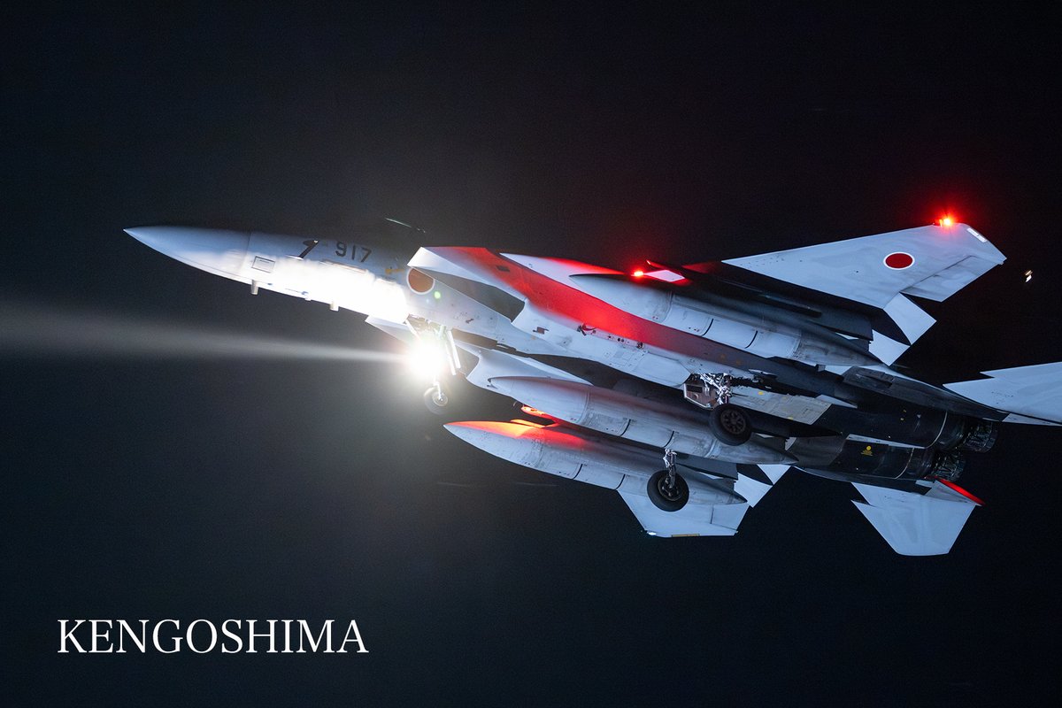 Nikon Z9にNIKKOR Z 135mm f/1.8 S Plenaを装着、夜間訓練に際し千歳