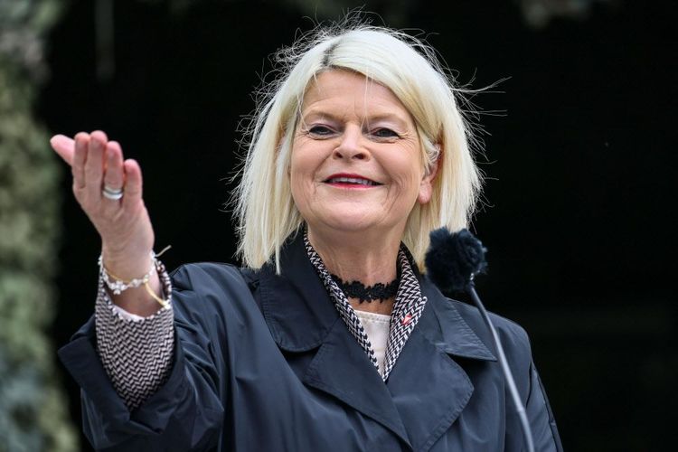 JungereCato's tweet image. Sparkurs❓️ Minister heuerten 396 Mitarbeiter an - das kostet monatlich 3,3 Millionen €‼️#Statement 
-Das &quot;Nichtstun&quot; erfordert eben viel &quot;Energie&quot; und viele &quot;Mitarbeiter&quot;‼️