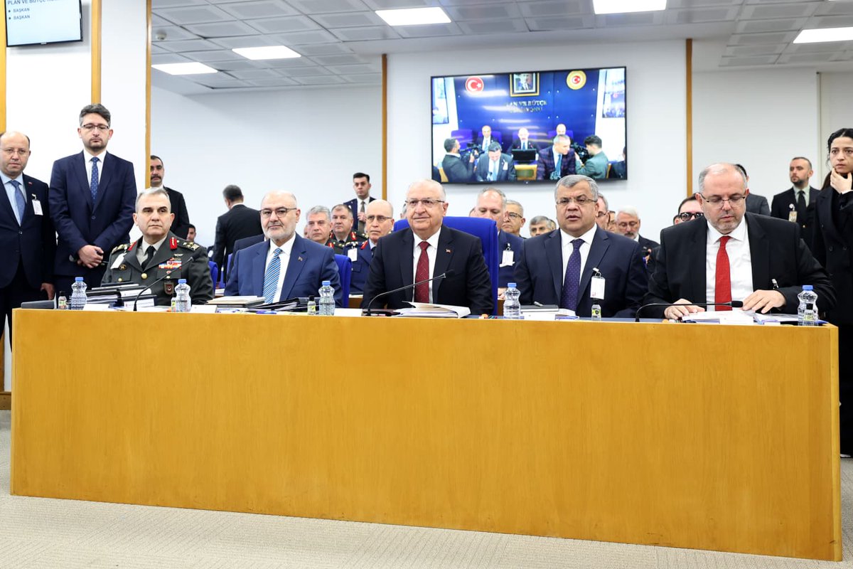 tcsavunma's tweet image. Millî Savunma Bakanı Yaşar Güler, Bakanlığın 2026 yılı bütçe teklifinin görüşüldüğü TBMM Plan ve Bütçe Komisyonunda Bakanlık faaliyetlerini anlattığı bir sunum yaptı.

msb.gov.tr/SlaytHaber/b17…

#MillîSavunmaBakanlığı 
#YaşarGüler