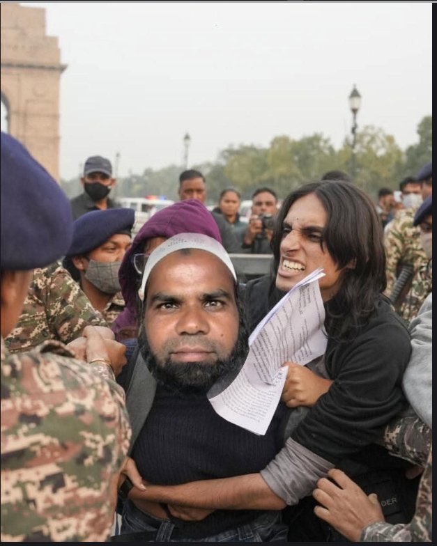 ExMuslimShaikh's tweet image. मेरे भी दबाये गए थे लेकिन मैंने एंजॉय किया RR नहीं किया।