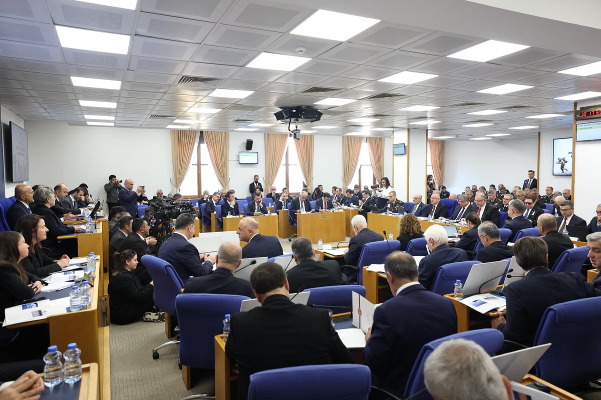 tcsavunma's tweet image. Millî Savunma Bakanı Yaşar Güler, Bakanlığın 2026 yılı bütçe teklifinin görüşüldüğü TBMM Plan ve Bütçe Komisyonunda Bakanlık faaliyetlerini anlattığı bir sunum yaptı.

msb.gov.tr/SlaytHaber/b17…

#MillîSavunmaBakanlığı 
#YaşarGüler