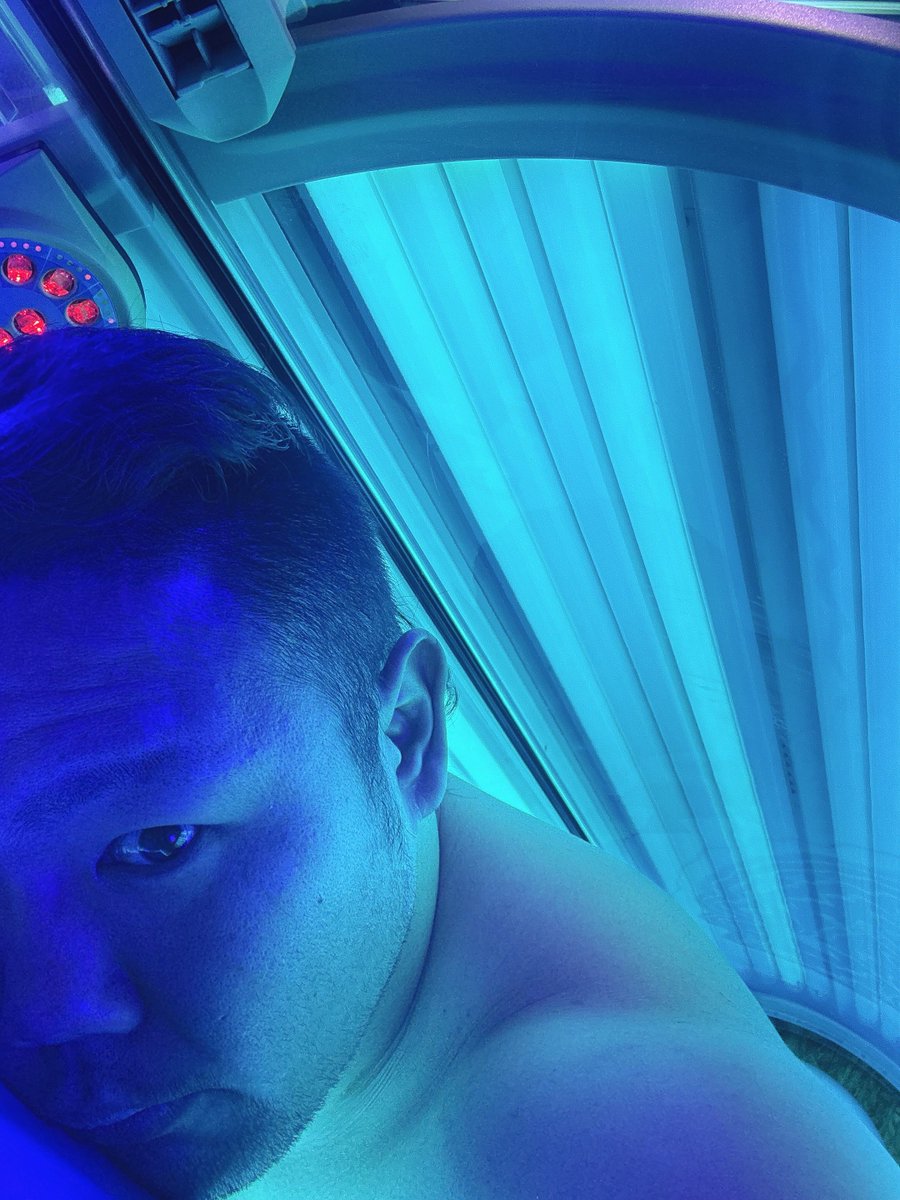 tokiyuki_0312's tweet image. 最近、焼いてないので焼きに行きました🌞

日焼けサロン考えた人になんか賞を上げたい笑
それ位、楽に効率的に焼けるよね😆

そして青鬼みたい笑笑

#pwzero1