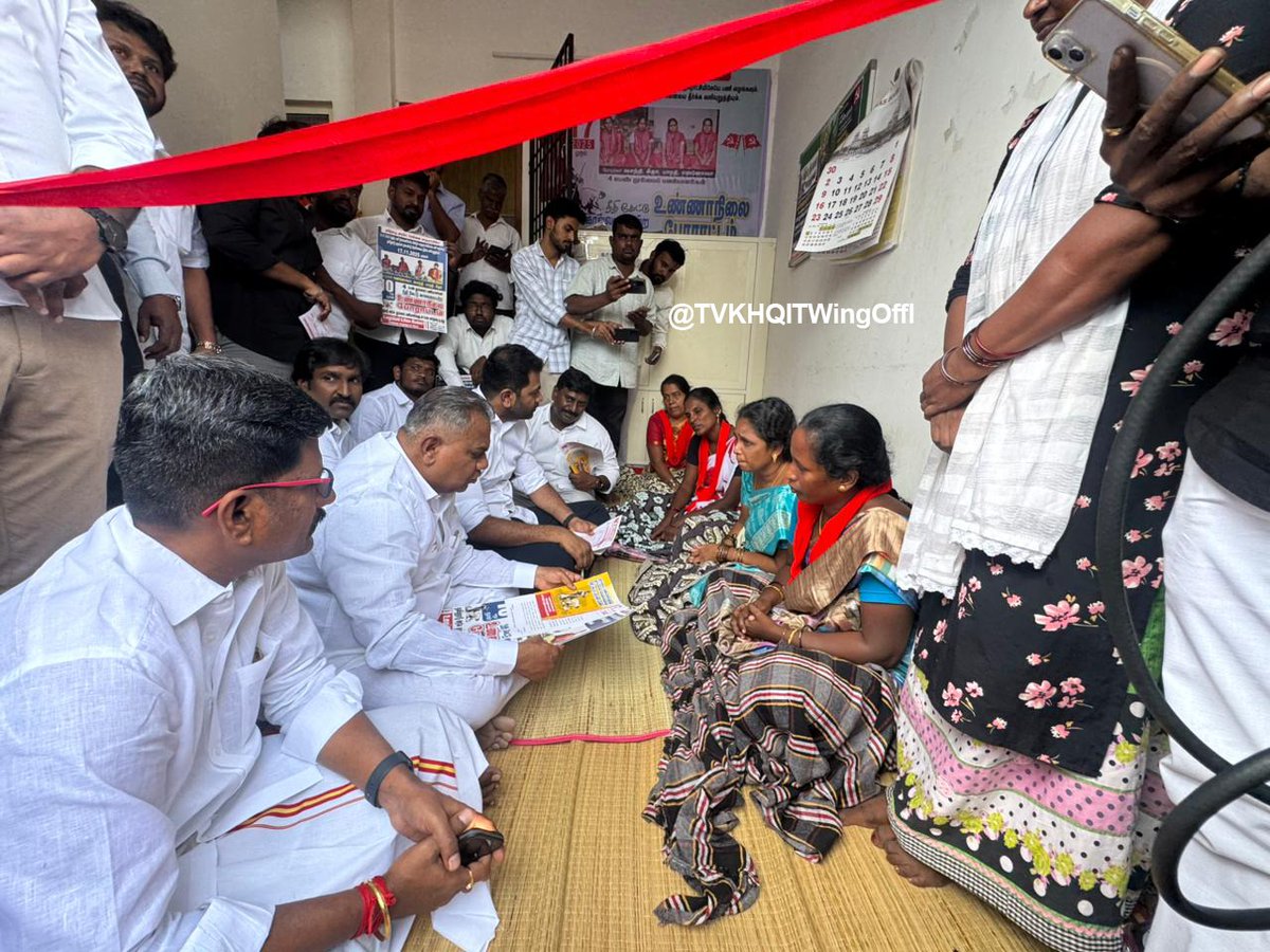 TVKHQITWingOffl's tweet image. என்றைக்கும் நாம் உழைக்கும் மக்களுக்குத் துணையாக நிற்போம் என்று பெருமை பேசினால் மட்டும் போதாது ஸ்டாலின் சார் !

17.11.2025 முதல் தொடங்கிய தூய்மைப்பணியாளர்களின் காலவரையற்ற உண்ணாவிரதப் போராட்டம் இன்றுடன் 10 வது நாளாகத் தொடர்கிறது. தங்களின் விளம்பர மோகத்தால் அவர்களைச் சந்திக்க…