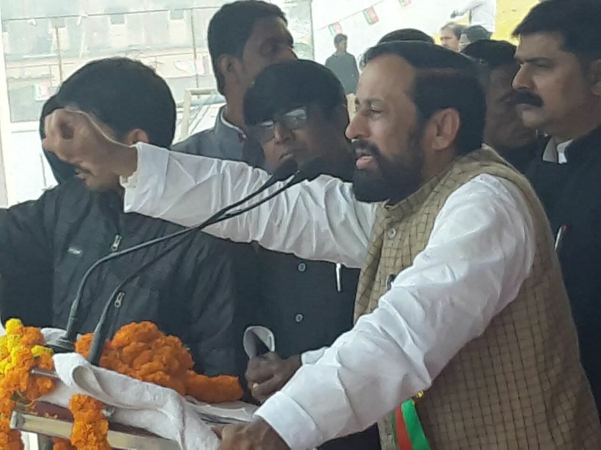 SnYadav21237464's tweet image. समाज के निचले पायदान पर खड़े वंचितों के लिए अनेक योजनाओं की शुरुआत करनेवाले नेता श्री @DevendraYadavMP सर को जन्मदिन की बहुत बहुत बधाई एवं ढेरों शुभकामनाएं।