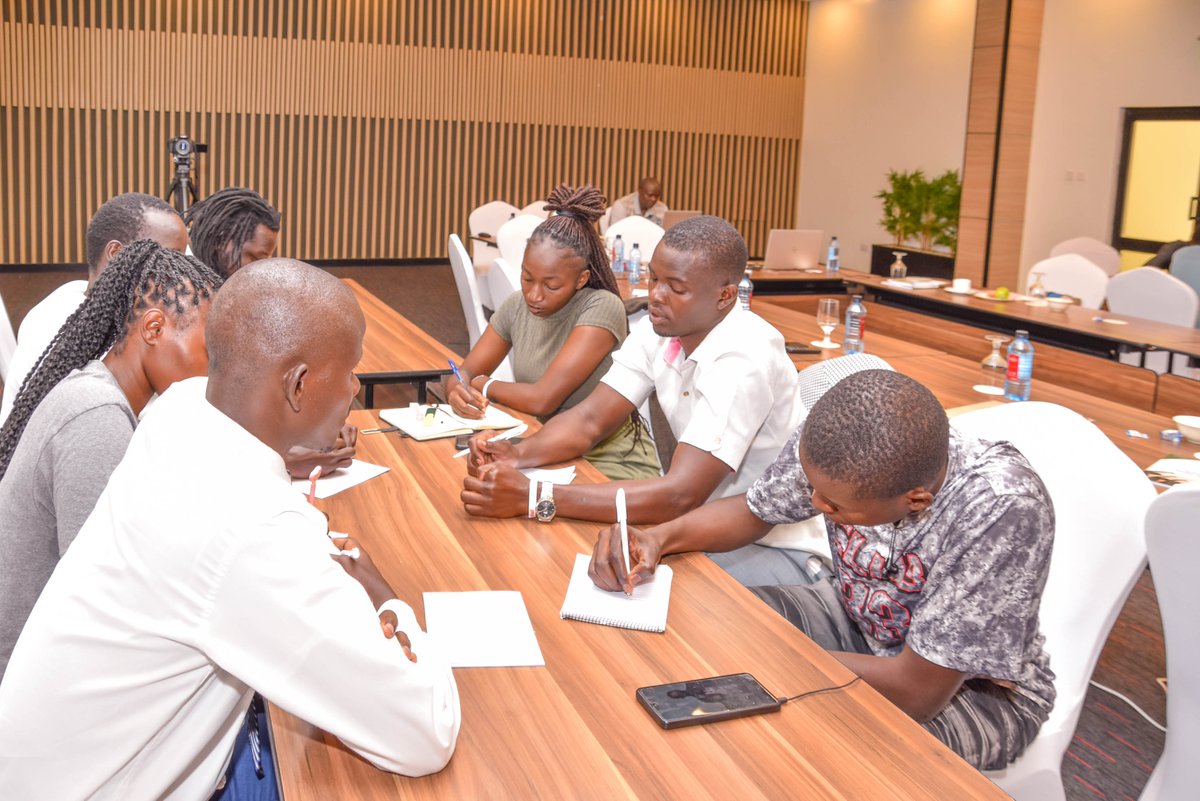 CSONetwork's tweet image. We’re now in hands-on mode as groups get practical with designing offline and online campaigns on key issues affecting Kisumu.
Voter apathy, health challenges, and education have taken centre stage, and these campaigns will form the groundwork for what they can take back to their…