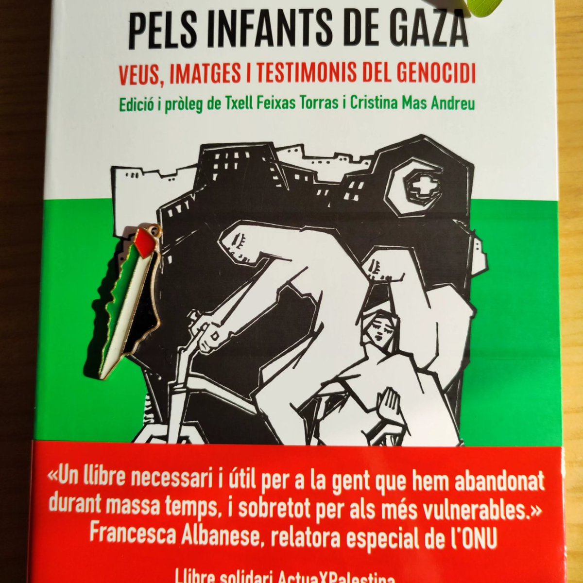 A quatre mans per Palestina amb l'estimat <a href="/muguruzafm/">Fermin Muguruza</a>. Un text on Darwish, Edward Said i Sarrionandia es retroben a un Bidasoa que mai no serà frontera. Al llibre coral solidari, que va sortir ahir, 'Un crit pels infants de Gaza', coordinat per Txell Feixas i Cristina Mas.