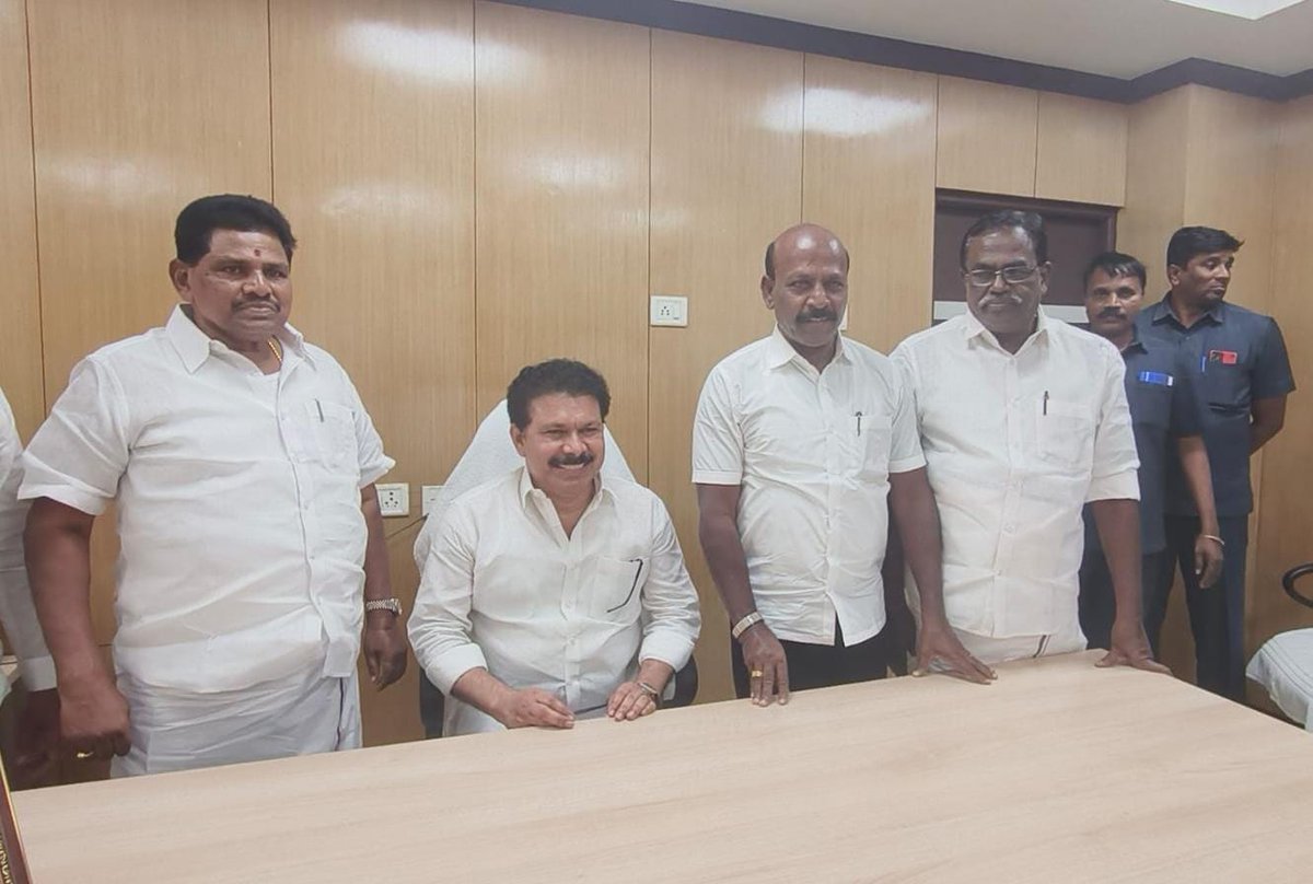 Subramanian_ma's tweet image. மாண்புமிகு தமிழ்நாட்டின் முதலமைச்சர் அவர்களால் அண்மையில் தமிழ்நாடு மீனவர் நல வாரியத்தின் தலைவராக நியமிக்கப்பட்ட அ. ஜோசப் ஸ்டாலின் அவர்கள் பொறுப்பேற்றுக் கொண்ட நிகழ்வில்... @mkstalin #Masubramanian #TNHealthminister #DMK4TN