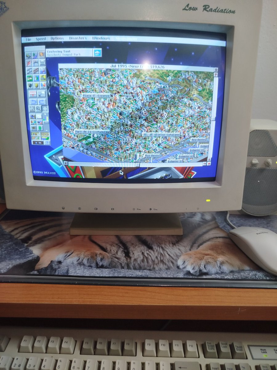 RubenRetro_PC's tweet image. SimCity 2000 showing the streets of Barcelona.
#Simcity #Maxis #MSdos