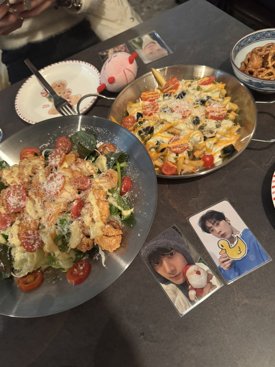 m__12in's tweet photo. 2025/11/20
📍맥상맥하

산하오빠 서비스 고마워용💗💗 https://t.co/U6Cxun5nuH