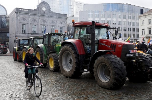 European farmers plan Brussels protest on 18 December
thebulletin.be/european-farme…