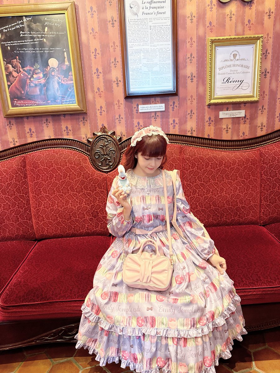 本日20時からのエミリーテンプルキュートさんのインスタライブ