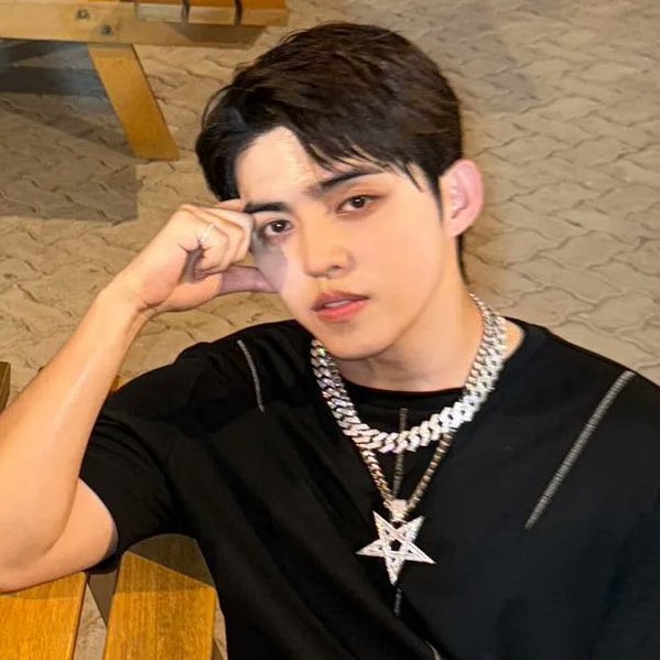 Ov1Pi's tweet image. 切実にこのビジュアルでシーグリほしかった