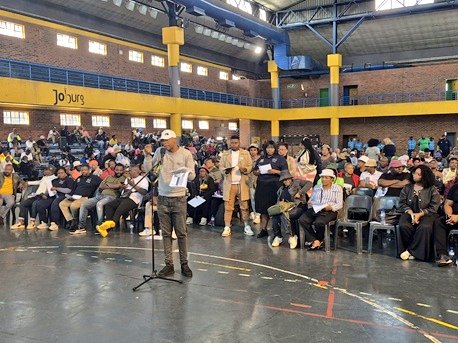 CityofJoburgZA's tweet image. COMMUNITY-BASED PLANNING: The City encourages conversations from street corners to the council chamber. CBP ensures community voices move from the streets into the council chamber helping guide how resources are allocated and neighbourhood needs addressed.

⬇️Read the full story…