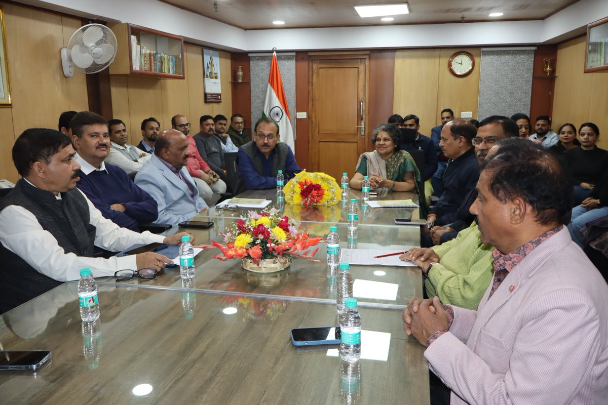 NMDFCIndia's tweet image. #P24 As part of #ConstitutionDay celebration, an informative lecture on Constitution history and enduring values was delivered by Prof. Ashok Acharya, @UnivofDelhi on 26th November, 2025.

#SamvidhanDivas #Preamble @MOMAIndia