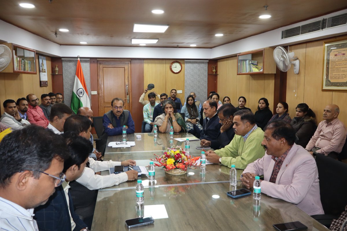 NMDFCIndia's tweet image. #P24 As part of #ConstitutionDay celebration, an informative lecture on Constitution history and enduring values was delivered by Prof. Ashok Acharya, @UnivofDelhi on 26th November, 2025.

#SamvidhanDivas #Preamble @MOMAIndia