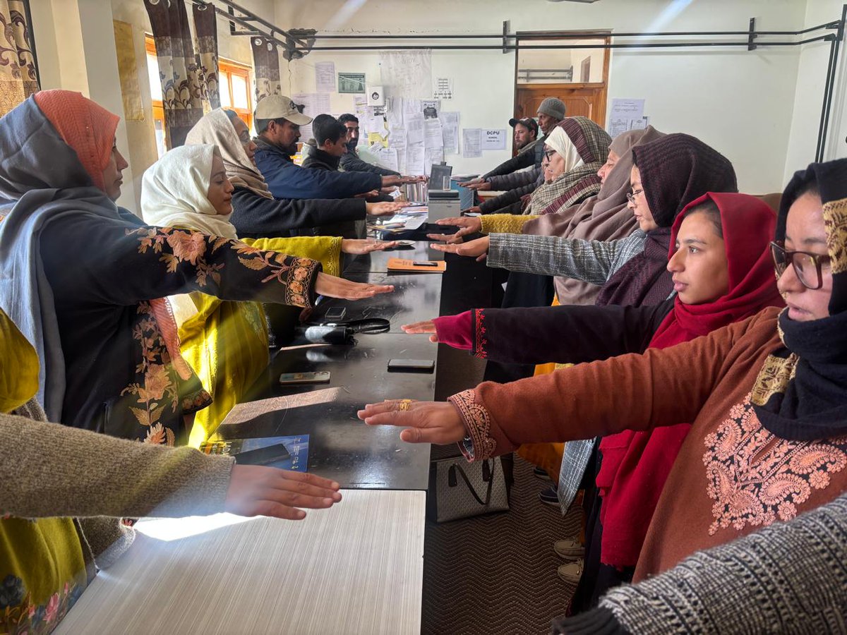 dcpukargil's tweet image. DCPU, Kargil celebrated Constitution Day. DCPO Dr Sarwar Shahzad (JKAS) reaffirmed commitment to justice, equality &amp;amp; dignity for all vulnerable children. #SamvidhanDiwas #ChildProtection #Kargil
@MinistryWCD @lg_ladakh @DIPR_Kargil @SocialLadakh @Shashanka_IAS @dc_Kgl @dio_leh