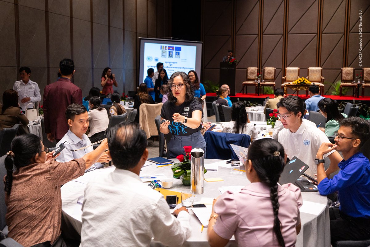 UNICEFCambodia's tweet image. This week, the National Institute for Social Affairs (NISA) with UNICEF’s support piloted a Climate and Disaster Resilience for Child Protection Training Programme, where participants reflected on  how #childprotection systems adapt and respond to #climaterisks.